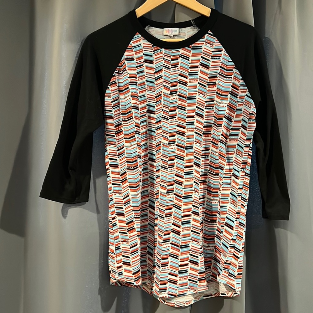 LulaRoe “Randy” shirt